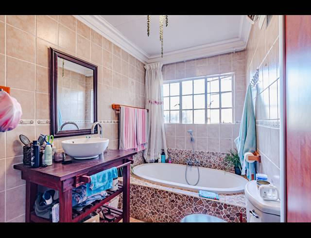 5 BEDROOM HOUSE FOR SALE IN AMANDASIG